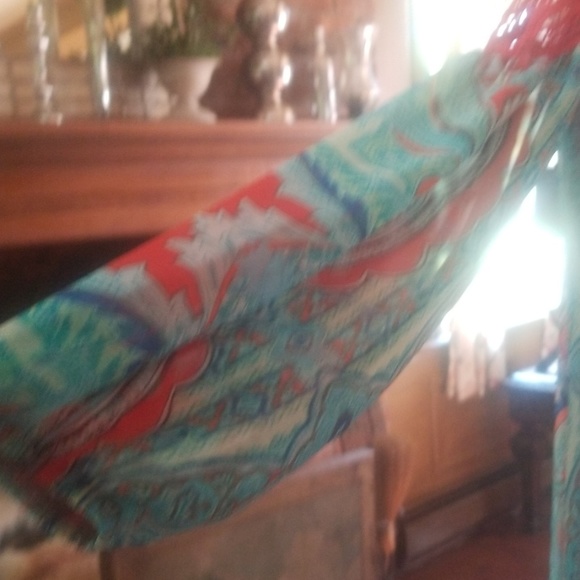 Blouse - Picture 2 of 3